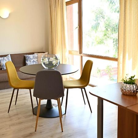 Apart Hotel Primavera 2 Primorsko Luaran gambar