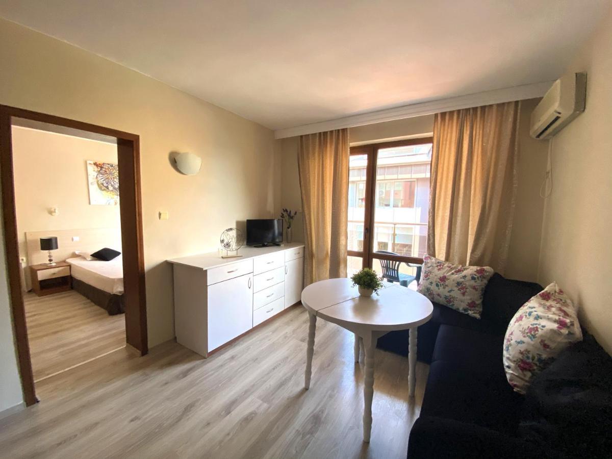 Apart Hotel Primavera 2 Primorsko Luaran gambar